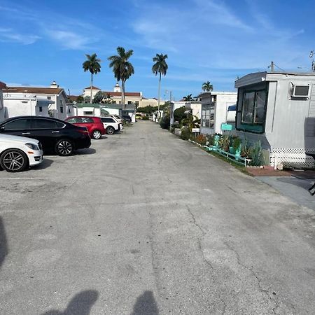 Beautiful Mobile Home In 哈兰代尔海滩 外观 照片